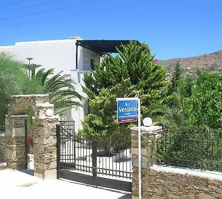 Vesuvio Kampos * Chora (Ios)